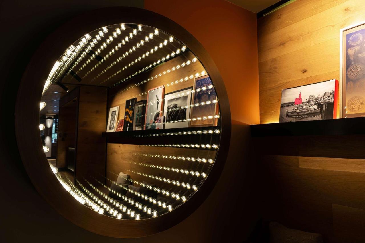 奥克兰qt酒店 外观 照片 Infinity mirror