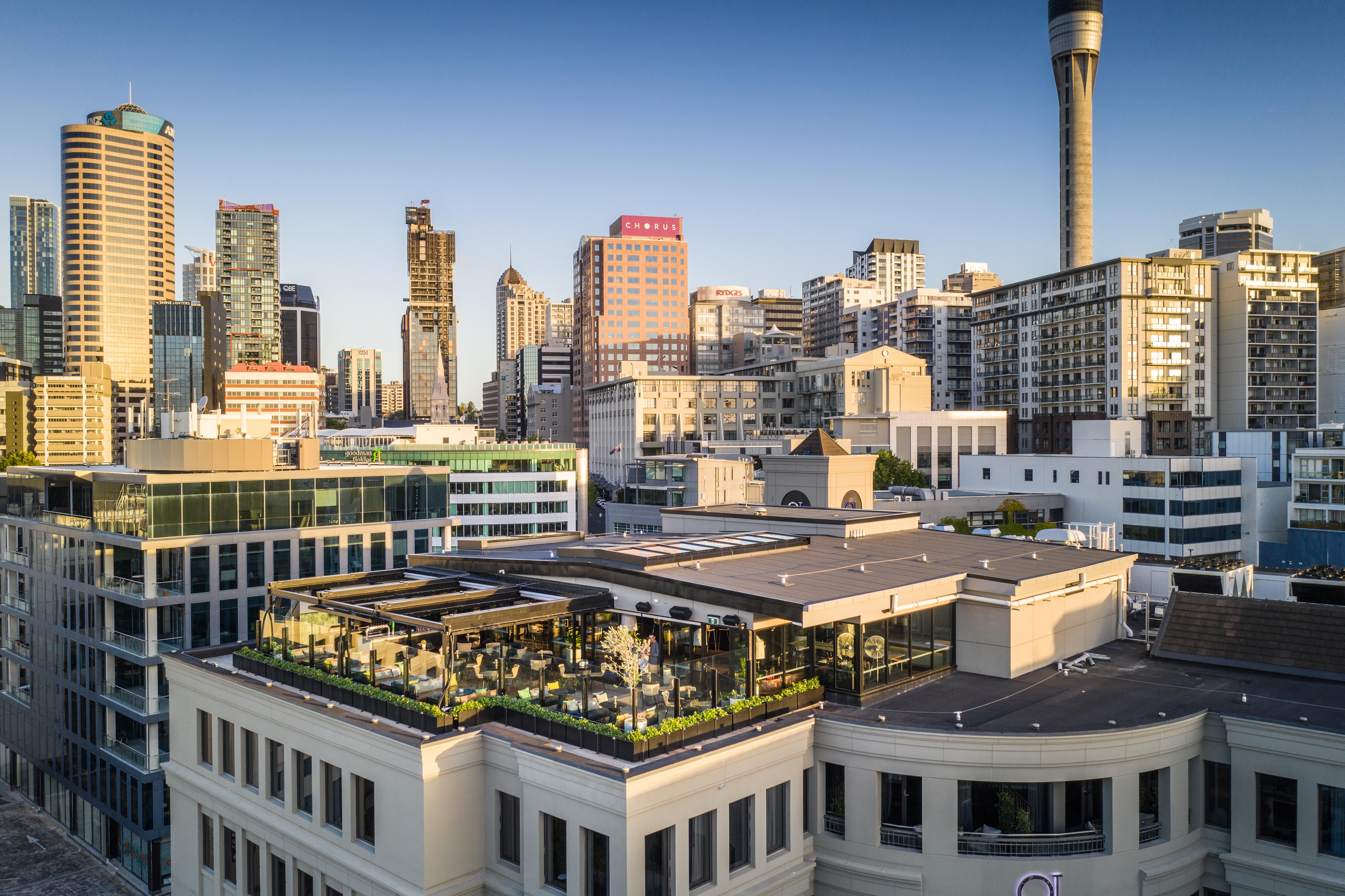 奥克兰qt酒店 外观 照片 The rooftop bar at the Standard